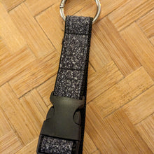 Load image into Gallery viewer, Black Speckled Strap Connector
