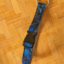 Load image into Gallery viewer, Blue/Black Swirl Strap Connector
