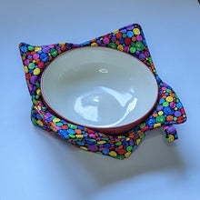 Load image into Gallery viewer, Gumball Print- Bowl Hot Pad
