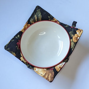 Black with Large Flowers Print - Bowl Hot Pad
